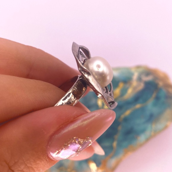 Freshwater Pearl with 925 Silver Ring - Picture 7 of 8